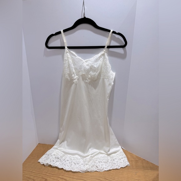 Van Roalte vintage 1960s cream Lace Trim Chemise slip dress size small 34a